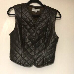 Super cute Front faux  leather vest, sz 8P